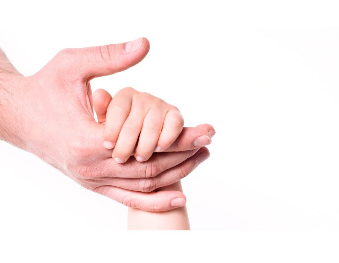 Eten Zonder Angst een uitgestoken hand voor een kind wat hulp nodig heeft